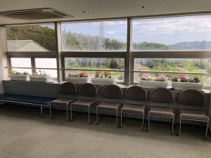 【翔凜中学校・高等学校】５階には花壇があります。