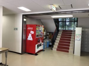 【翔凜中学校・高等学校】学生寮の自動販売機がALL100円に！