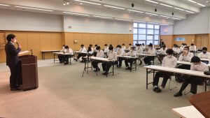 【翔凜中学校】中学３年生対象進路講話