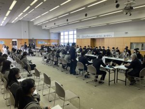 【翔凜高等学校】「グローバル理解」公開ディベート授業が行われました。