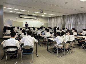 「数学の鉄人」こと香川亮先生登場！！